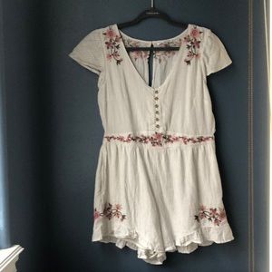 AE Floral Romper - elastic waist, comfy chic